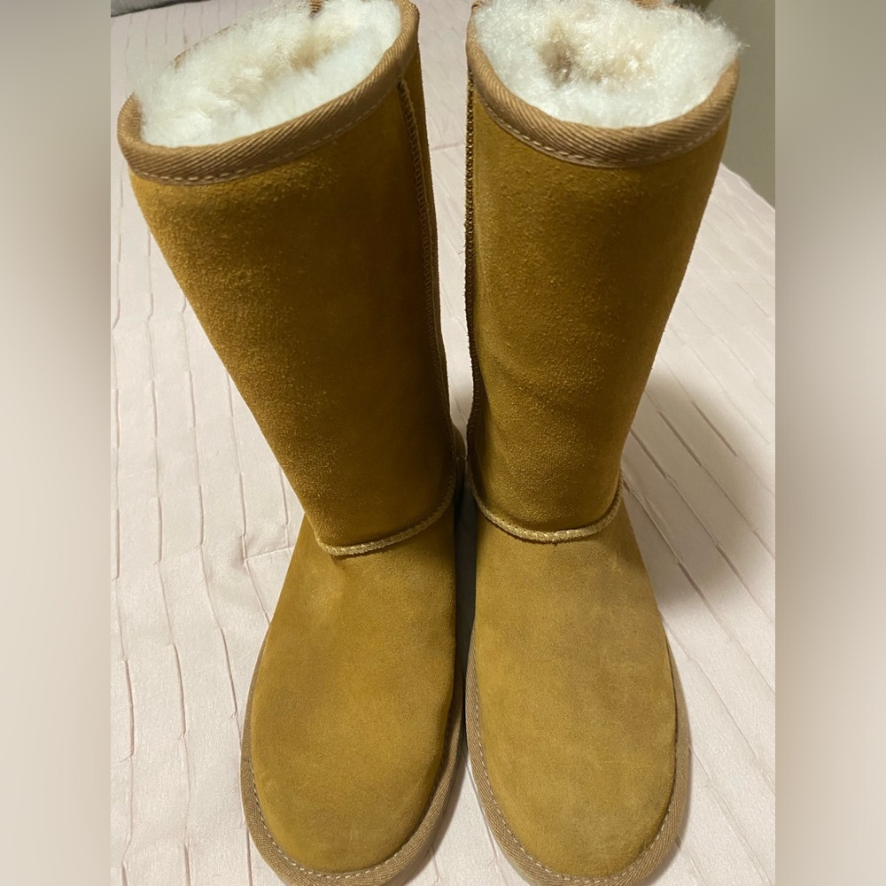 Koolaburra boots size 6